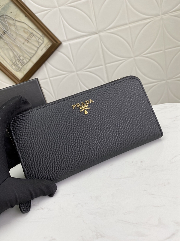 プラダ財布コピー全体デザイン